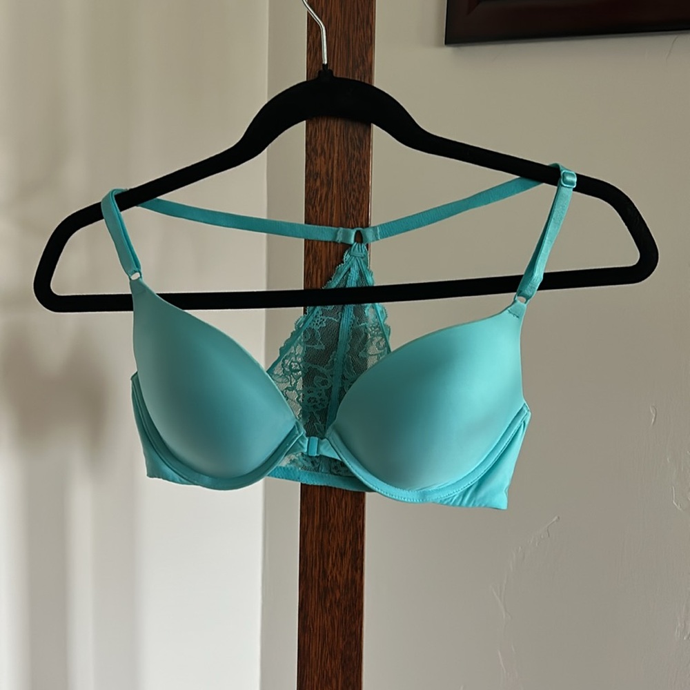 Victoria's Secret Push-Up Pigeonnant bra lace back Front Closure Women’s Size34C